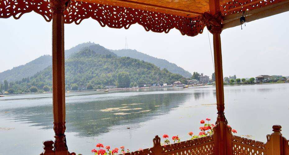 Cultural Palace Houseboat, Srinagar 4
